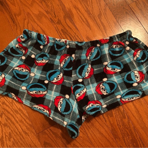 Sesame Street Cookie Monster Fleece Shorts - Picture 2 of 3